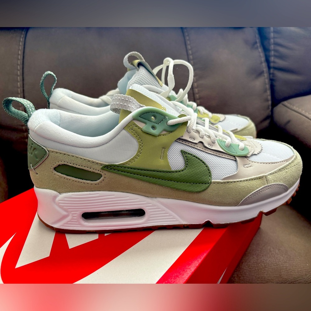 NWT never worn Nike Air Max 90 Futura size 8 in white and oil green olive aura